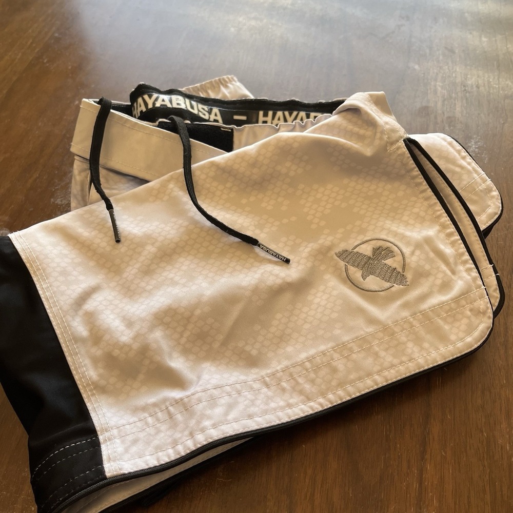 Hayabusa MMA Shorts Mens M Grappling Kickboxing Cage Fighting Martial Arts White